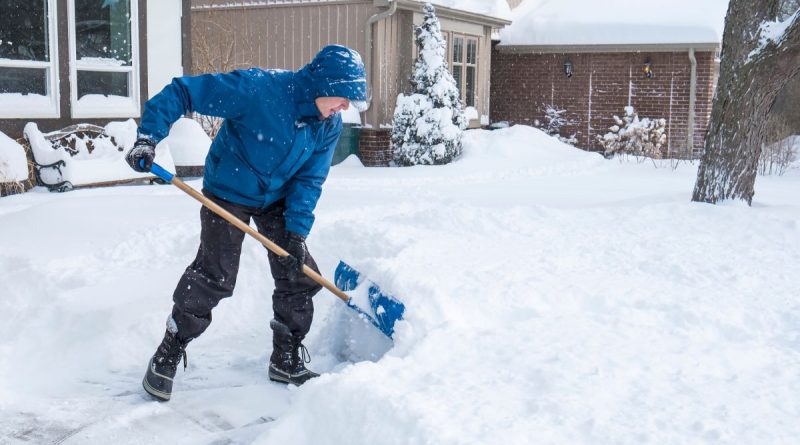 What to do and what not to do to shovel snow without hurting yourself | The State