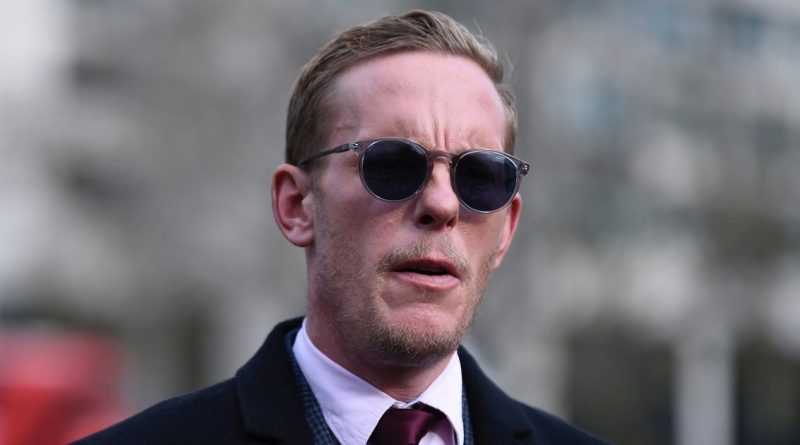 Laurence Fox sparks fury by flashing Covid mask exemption badge he bought online