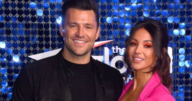 Michelle Keegan and dogs join Mark Wright as she sits on radio studio floor