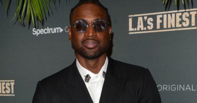 Dwyane Wade’s Kids Bug Out After He Takes All His Clothes Off For Sexy New 39th Birthday Pic