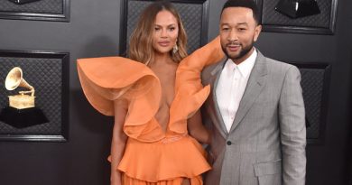 Chrissy Teigen Gets ‘Scolded’ After Accidentally Spoiling John Legend’s Inauguration Performance