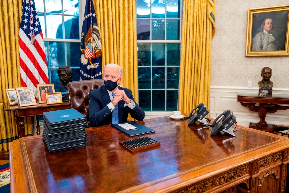 The Symbolisms of Joe Biden’s New Oval Office (And What Changed From Trump’s) | The State