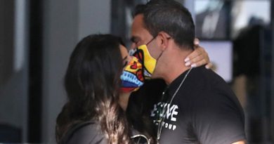 Teresa Giudice Kisses & Holds Hands With BF Luis As They Travel Home With Daughter Gia & Her BF