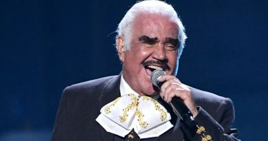 Singer Vicente Fernandez apologises for viral clip of him ‘touching fan’s bust’