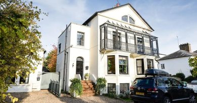 A:£1.15m Georgian four-bed used as a photoshoot spot is still up for sale after a year on the market