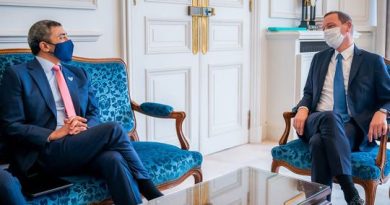Abdullah bin Zayed, French FM discuss bilateral ties, global developments