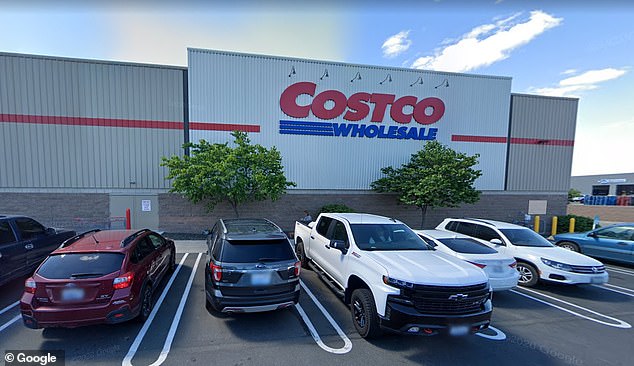 At least 145 workers at Costco in Washington contract COVID