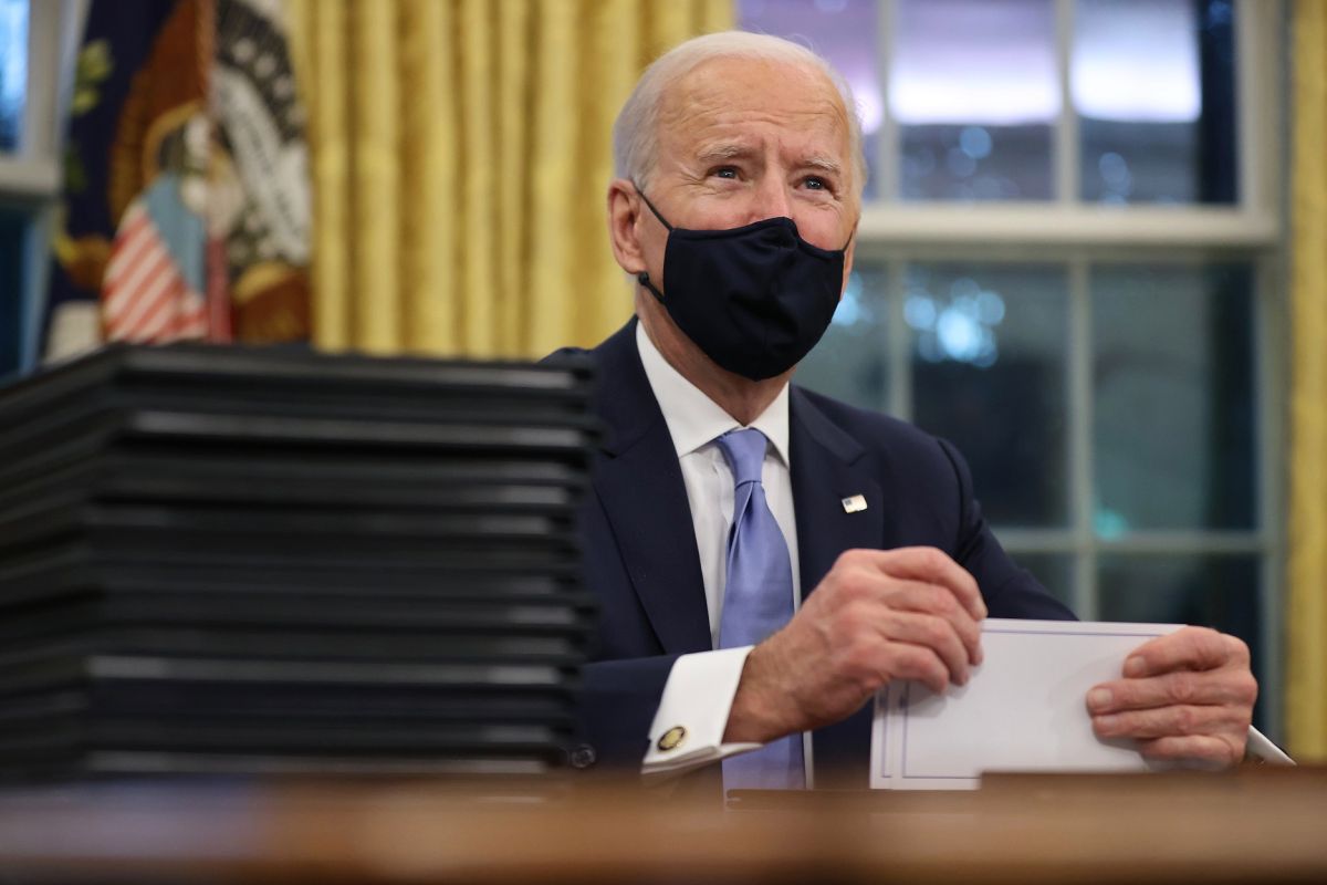 Biden Administration Advances Third Stimulus Check Plan With Senators From Both Parties