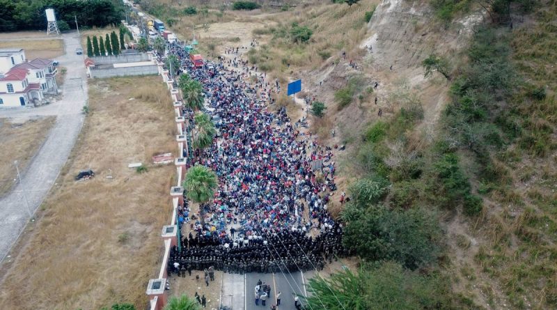 Caravan of 9,000 immigrants en route to the United States; 6,000 face the Guatemalan army | The State