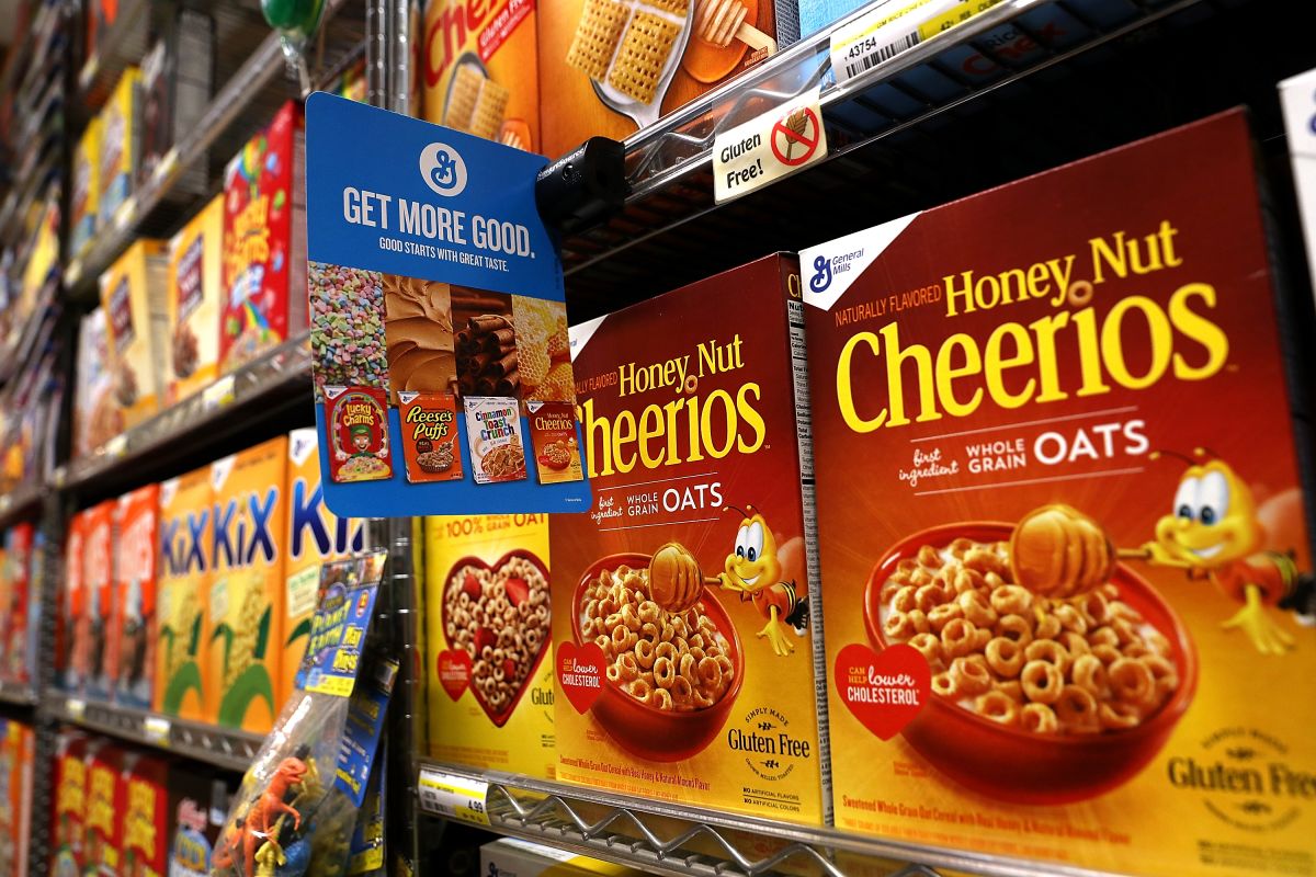 Cheerios celebrates love and presents their cereal with new flavors in the shape of a heart