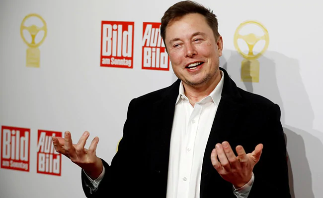 Elon Musk Tweets ‘Use Signal’ Following WhatsApp Privacy Policy Change