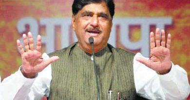 Facing rape charges, Munde to continue as Maharashtra minister for now
