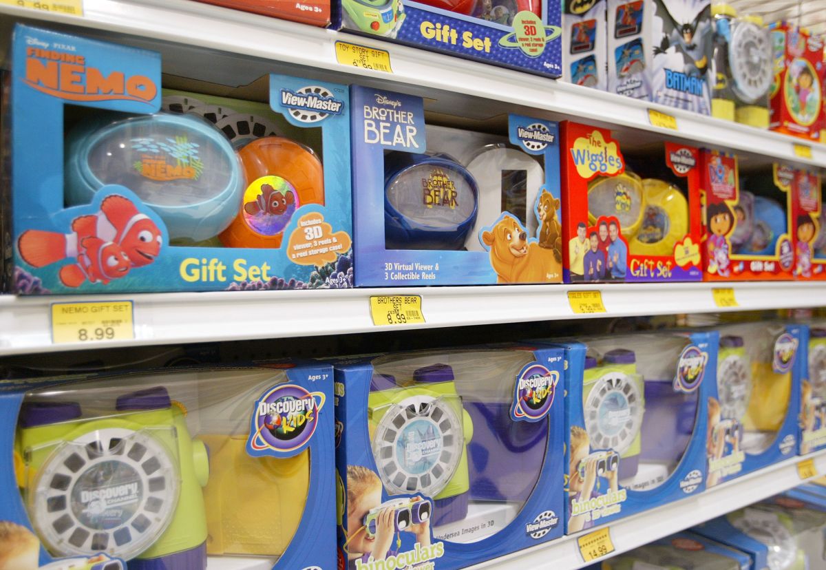 Fisher-Price Launches A Line Of Vintage Toys Inspired By Eighties And Nineties Technology