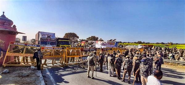 Haryana Police set up barricades on Delhi-Jaipur Expressway to stop farmers from entering national capital