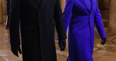 Kamala Harris and Michelle Obama wear purple for Inauguration Day