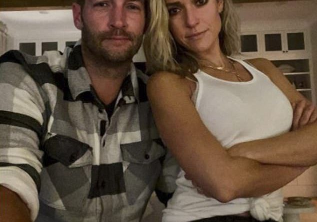 Kristin Cavallari and ex Jay Cutler cryptically both share same Instagram selfie together