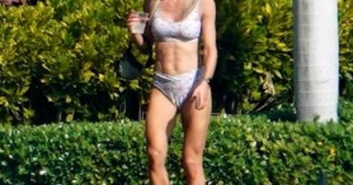 Lara Trump shows off her incredible abs in a bikini in Florida