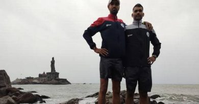 Naval officers Ram Ratan and Sanjay Kumar hope to set a new Guinness record with their Kanyakumari to Kashmir run