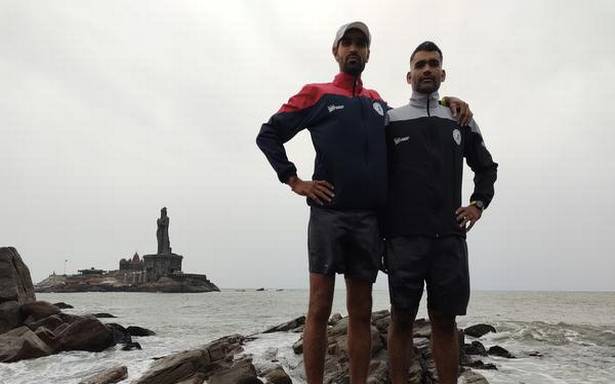 Naval officers Ram Ratan and Sanjay Kumar hope to set a new Guinness record with their Kanyakumari to Kashmir run