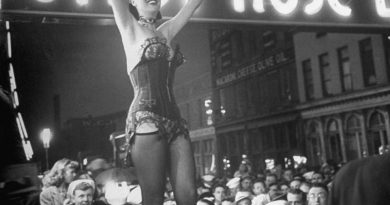 Rare images Gypsy Rose Lee world famous stripper life story inspired greatest musicals ever written