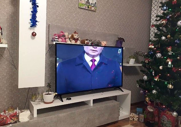 Russian TV bosses will be ‘punished’ after Putin’s New Year message aired with half his head cut off