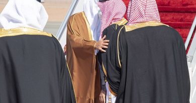 Saudi Arabia’s crown prince embraces Qatar’s Emir at Gulf summit as three-year blockade ends