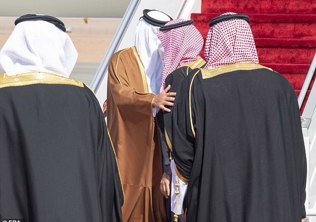 Saudi Arabia’s crown prince embraces Qatar’s Emir at Gulf summit as three-year blockade ends