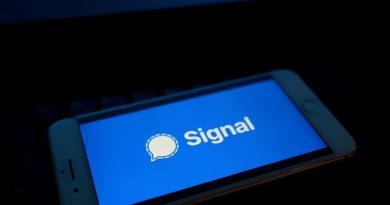 Signal downloads soar 4,200% after WhatsApp announced that it will share personal data with Facebook | The State