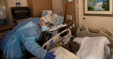 US sets coronavirus hospitalization record on NYE with 125,379