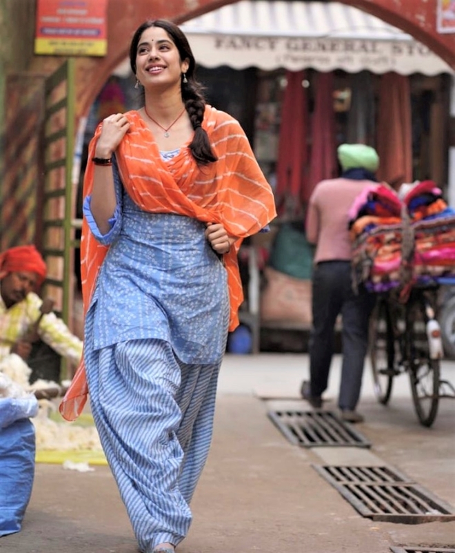 While shooting in Punjab, actor Janhvi Kapoor faces farmers’ protest