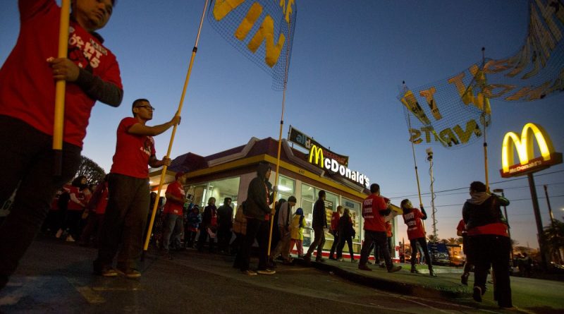 Workers at McDonald’s, Burger King, and Other Fast Food Chains Go on Strike; ask for an increase in the minimum wage | The State