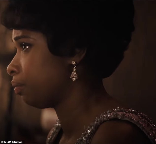 Adult Aretha: When she becomes a grown woman, played by Jennifer, Aretha is confronted in a dressing room by singing star Dinah Washington