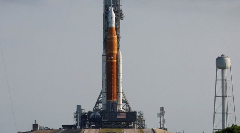 Artemis: Nasa calls off new Moon rocket launch