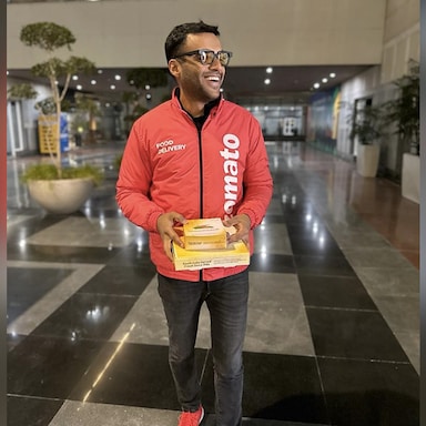 Zomato CEO Deepinder Goyal Turned ‘Delivery Boy’ On New Year’s Eve; Shared Experience