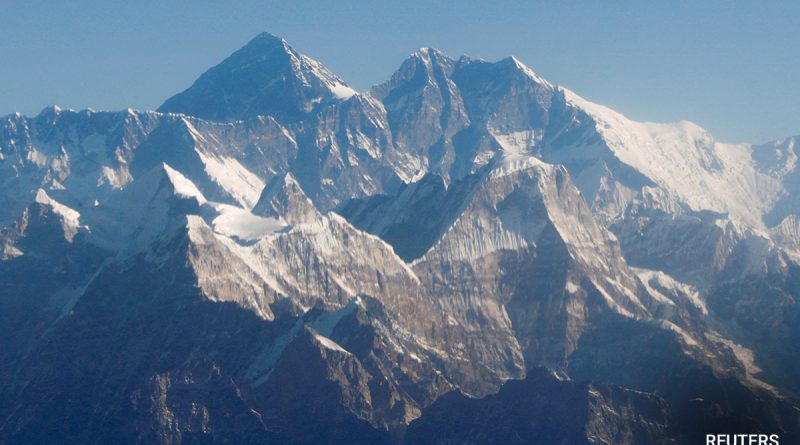 US Climber Dies On Everest, 4th Death This Season