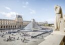 Paris’ Louvre Museum Closes After Robbers Flee With Jewellery