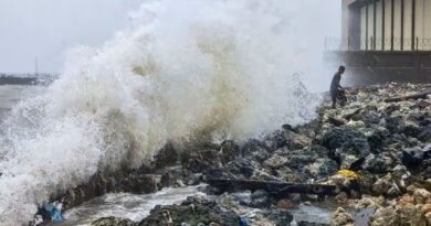 Cyclone Ditwah: Tamil Nadu Hit — Flights Cancelled, Schools Shut, India Sends Aid to Sri Lanka