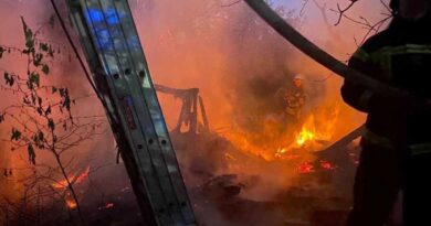 Powerful Explosions Heard in Kyiv Ahead of Zelensky’s Meeting With Donald Trump